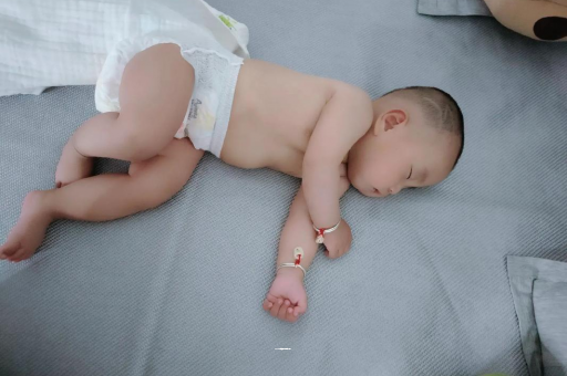 辽宁孕妇显怀早的原因